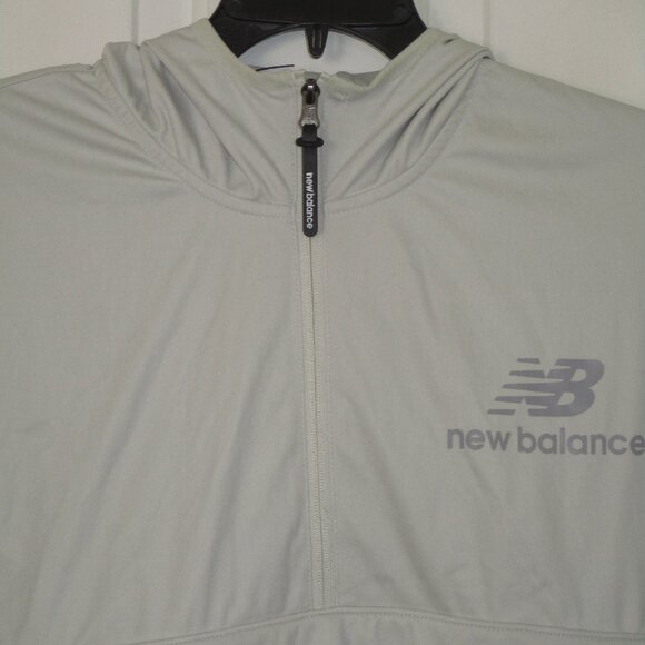 New Balance Mens L/S Lt. Gray Hoodie Runner Windbreaker NWT - Size Large - Picture 2 of 4